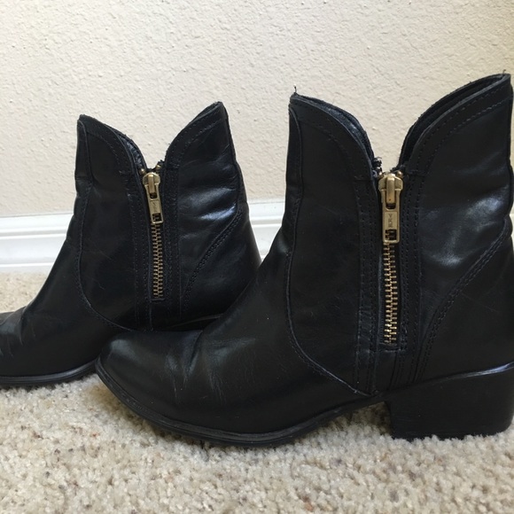 Steve Madden Zipstr Black ankle boot - Picture 6 of 6